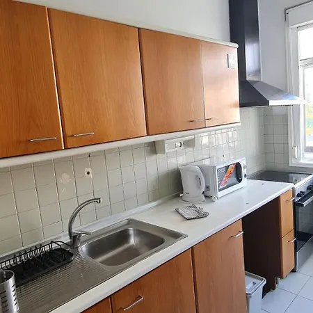 Apartment Kental 4 *
